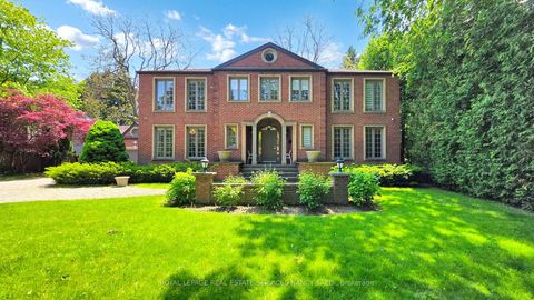 Photo 1 at 21 Forest Heights Boulevard, Windfields, Toronto
