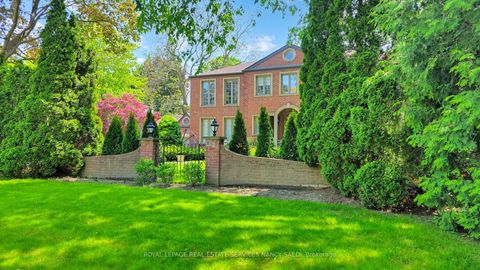Photo 5 at 21 Forest Heights Boulevard, Windfields, Toronto
