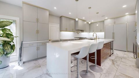 Photo 11 at 21 Forest Heights Boulevard, Windfields, Toronto