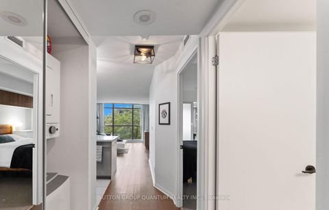 Photo 1 at 1110 - 219 Fort York Boulevard, Niagara, Toronto
