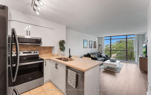 Photo 2 at 1110 - 219 Fort York Boulevard, Niagara, Toronto