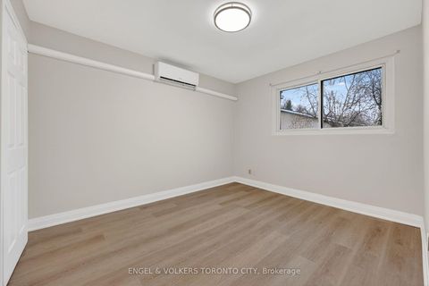 Photo 17 at 14 - 40 East Street, Sutton & Jackson's Point, Georgina