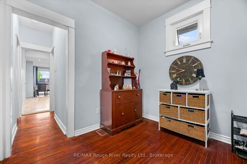 Photo 6 at 87 Craiglee Drive, Cliffside, Toronto