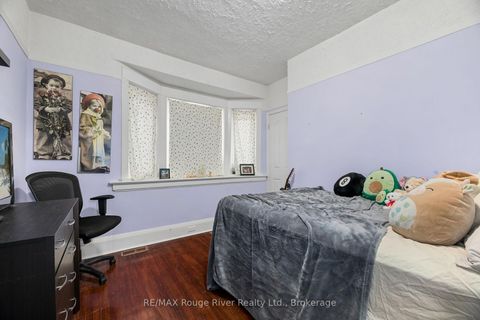 Photo 10 at 87 Craiglee Drive, Cliffside, Toronto