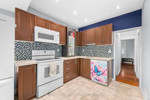 Photo 12 at 87 Craiglee Drive, Cliffside, Toronto
