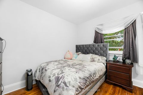 Photo 16 at 87 Craiglee Drive, Cliffside, Toronto