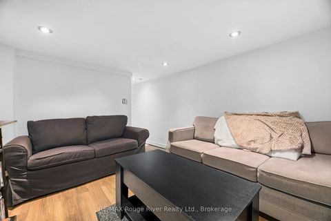 Photo 19 at 87 Craiglee Drive, Cliffside, Toronto