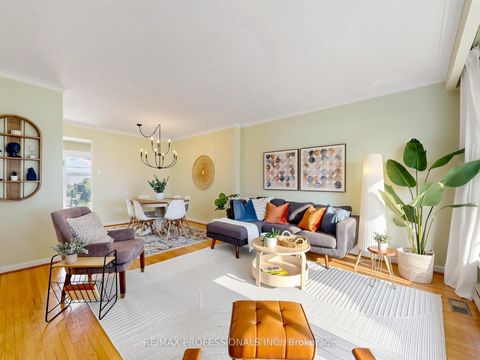 Photo 2 at 19 Davelayne Road, Humbermede, Toronto