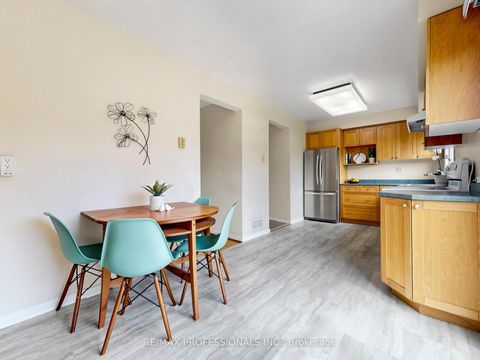Photo 7 at 19 Davelayne Road, Humbermede, Toronto