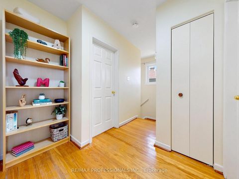 Photo 10 at 19 Davelayne Road, Humbermede, Toronto