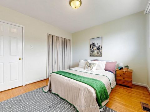 Photo 11 at 19 Davelayne Road, Humbermede, Toronto