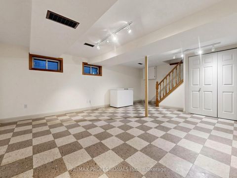 Photo 15 at 19 Davelayne Road, Humbermede, Toronto