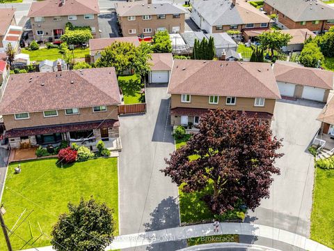 Photo 23 at 19 Davelayne Road, Humbermede, Toronto