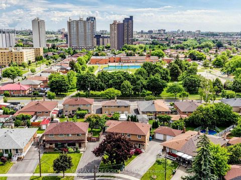 Photo 26 at 19 Davelayne Road, Humbermede, Toronto