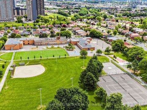 Photo 30 at 19 Davelayne Road, Humbermede, Toronto