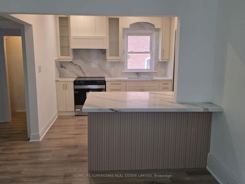 Photo 4 at 103 Arden Avenue, Central Newmarket, Newmarket