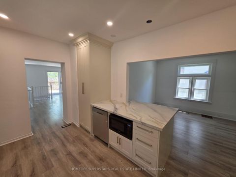 Photo 6 at 103 Arden Avenue, Central Newmarket, Newmarket