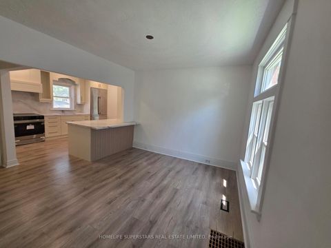 Photo 8 at 103 Arden Avenue, Central Newmarket, Newmarket