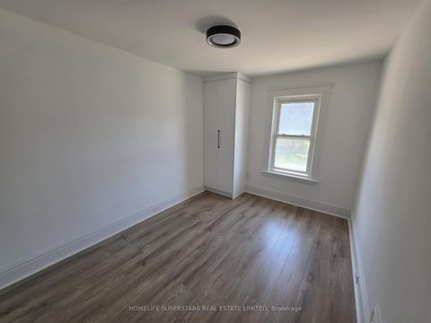 Photo 12 at 103 Arden Avenue, Central Newmarket, Newmarket