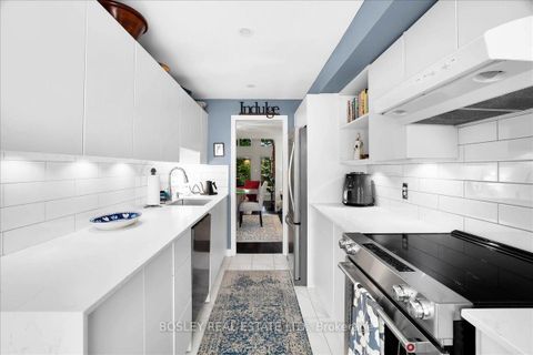 Photo 7 at 11 - 18 Doncrest Road, Danforth, Toronto