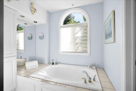 Photo 13 at 11 - 18 Doncrest Road, Danforth, Toronto
