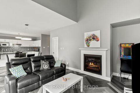 Photo 7 at 111 Bayview Avenue, Keswick South, Georgina