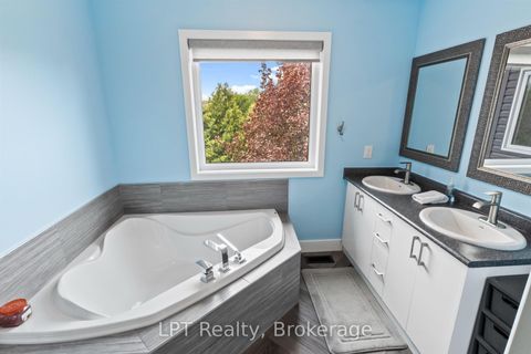Photo 10 at 111 Bayview Avenue, Keswick South, Georgina