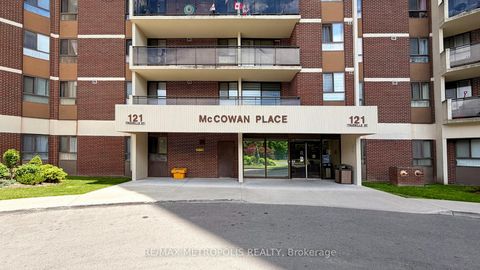 Photo 3 at 405 - 121 Trudelle Street, Eglinton East, Toronto