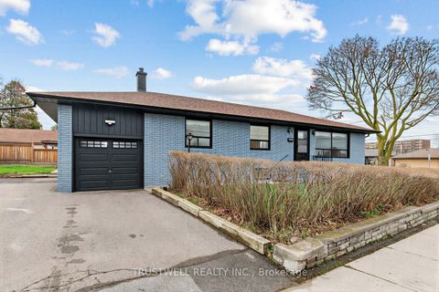 Photo 0 at 2 Del Ria Drive, Maple Leaf, Toronto