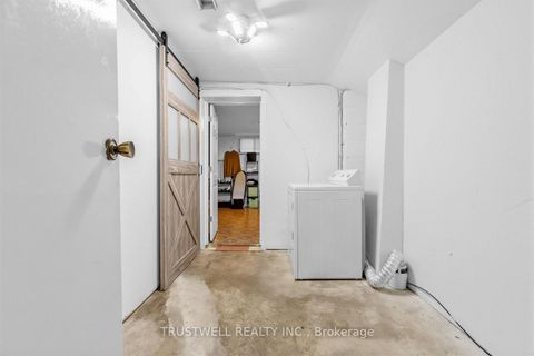 Photo 23 at 2 Del Ria Drive, Maple Leaf, Toronto