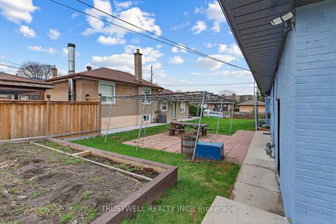 Photo 30 at 2 Del Ria Drive, Maple Leaf, Toronto