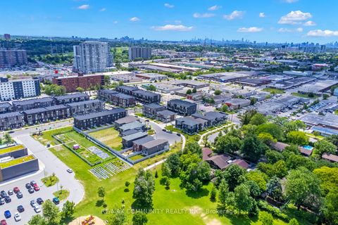 Photo 43 at 10 Liam Foudy Court, Bendale, Toronto