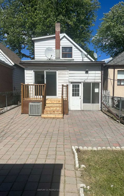Photo 14 at 98 Chambers Avenue, Pellam Park, Toronto