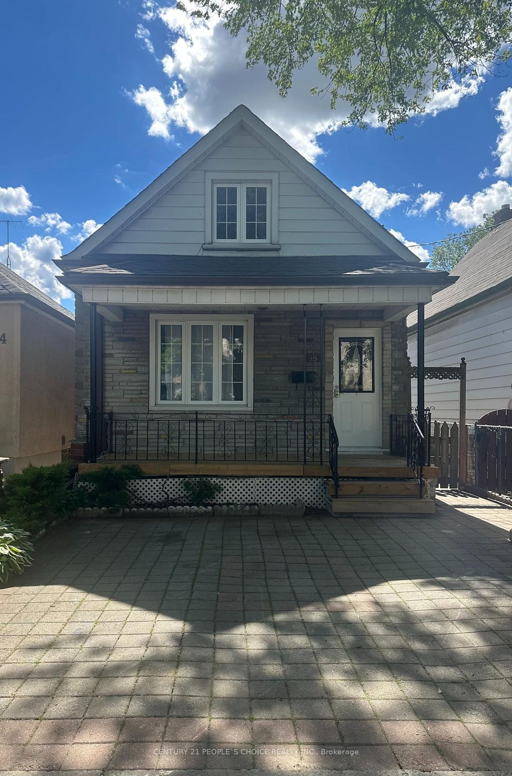 98 Chambers Avenue, Pellam Park, Toronto 