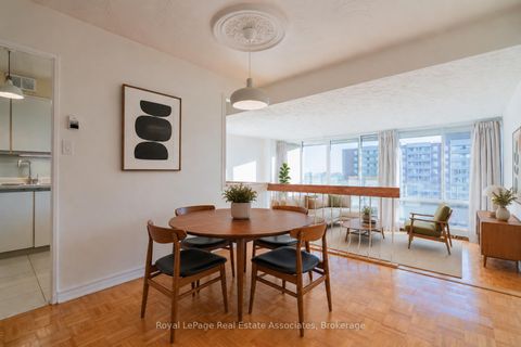 Photo 7 at 813 - 9 Four Winds Drive, York University Heights, Toronto