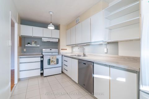 Photo 13 at 813 - 9 Four Winds Drive, York University Heights, Toronto