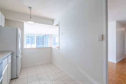 Photo 14 at 813 - 9 Four Winds Drive, York University Heights, Toronto