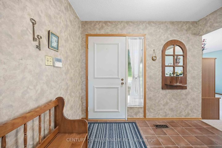 Photo 4 at 112 Blackthorn Lane, Brampton North, Brampton
