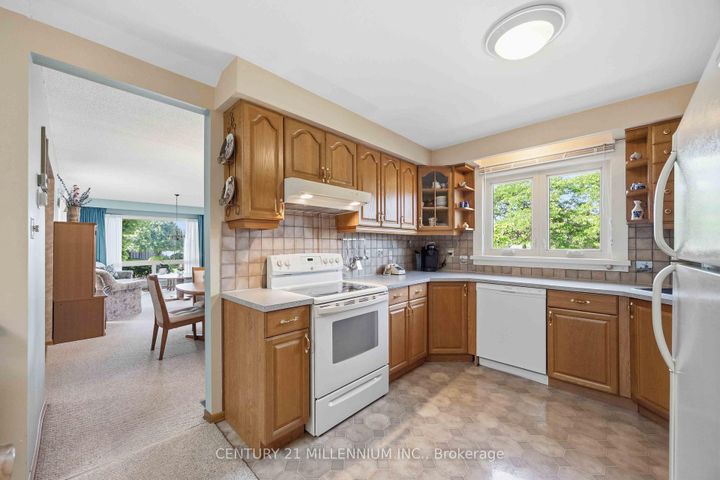 Photo 9 at 112 Blackthorn Lane, Brampton North, Brampton