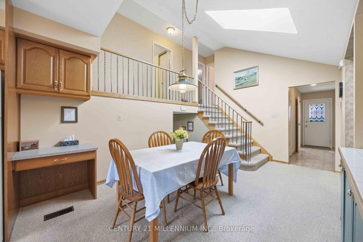 Photo 12 at 112 Blackthorn Lane, Brampton North, Brampton