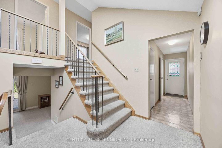 Photo 13 at 112 Blackthorn Lane, Brampton North, Brampton