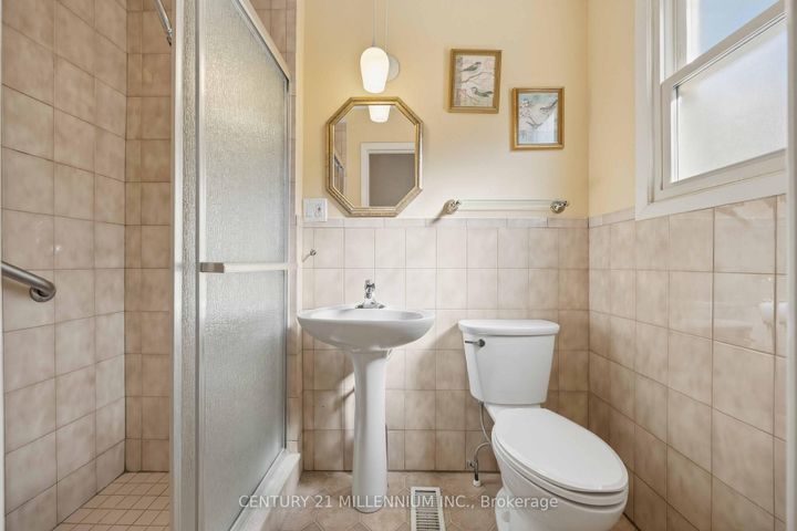 Photo 15 at 112 Blackthorn Lane, Brampton North, Brampton