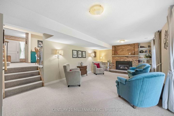 Photo 17 at 112 Blackthorn Lane, Brampton North, Brampton