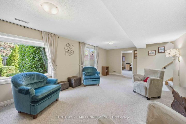 Photo 19 at 112 Blackthorn Lane, Brampton North, Brampton