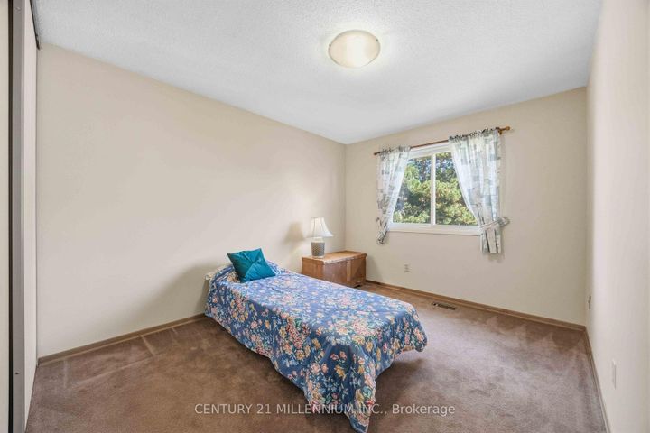 Photo 25 at 112 Blackthorn Lane, Brampton North, Brampton