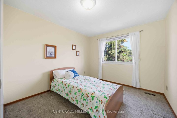 Photo 27 at 112 Blackthorn Lane, Brampton North, Brampton