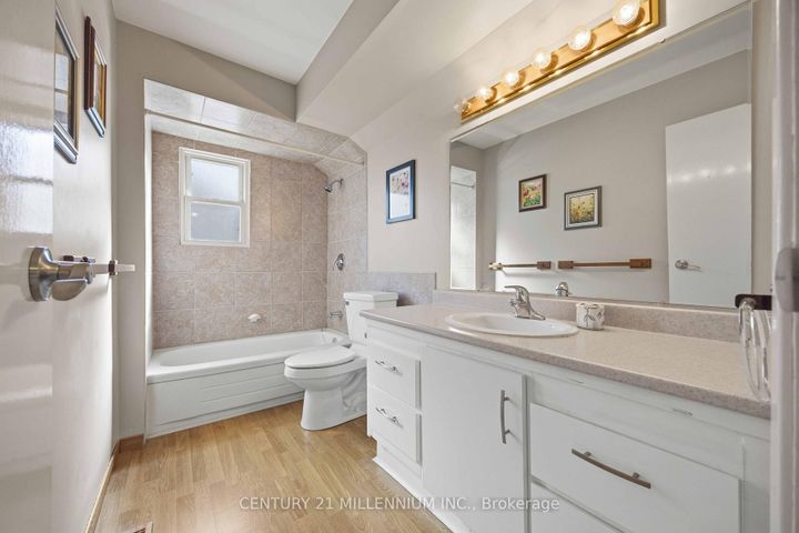 Photo 29 at 112 Blackthorn Lane, Brampton North, Brampton