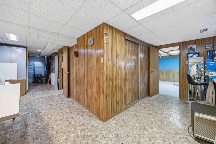 Photo 34 at 112 Blackthorn Lane, Brampton North, Brampton