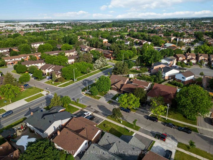 Photo 40 at 112 Blackthorn Lane, Brampton North, Brampton