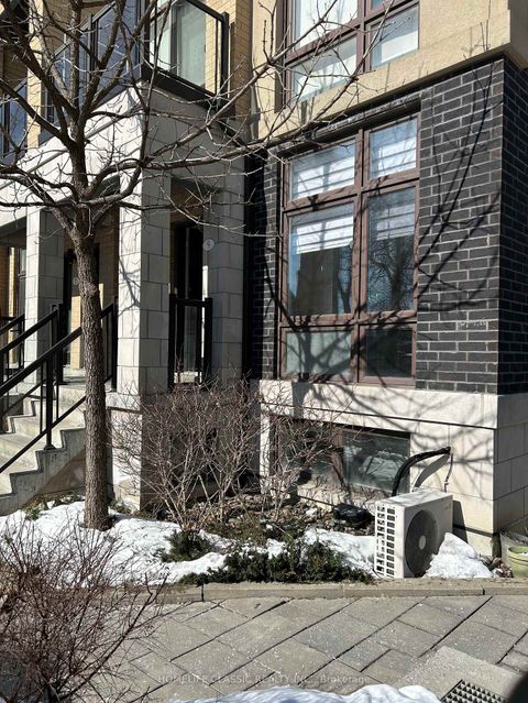 Photo 2 at 9 - 11 Eldora Avenue, Newtonbrook West, Toronto